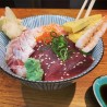 Chirashi sushi